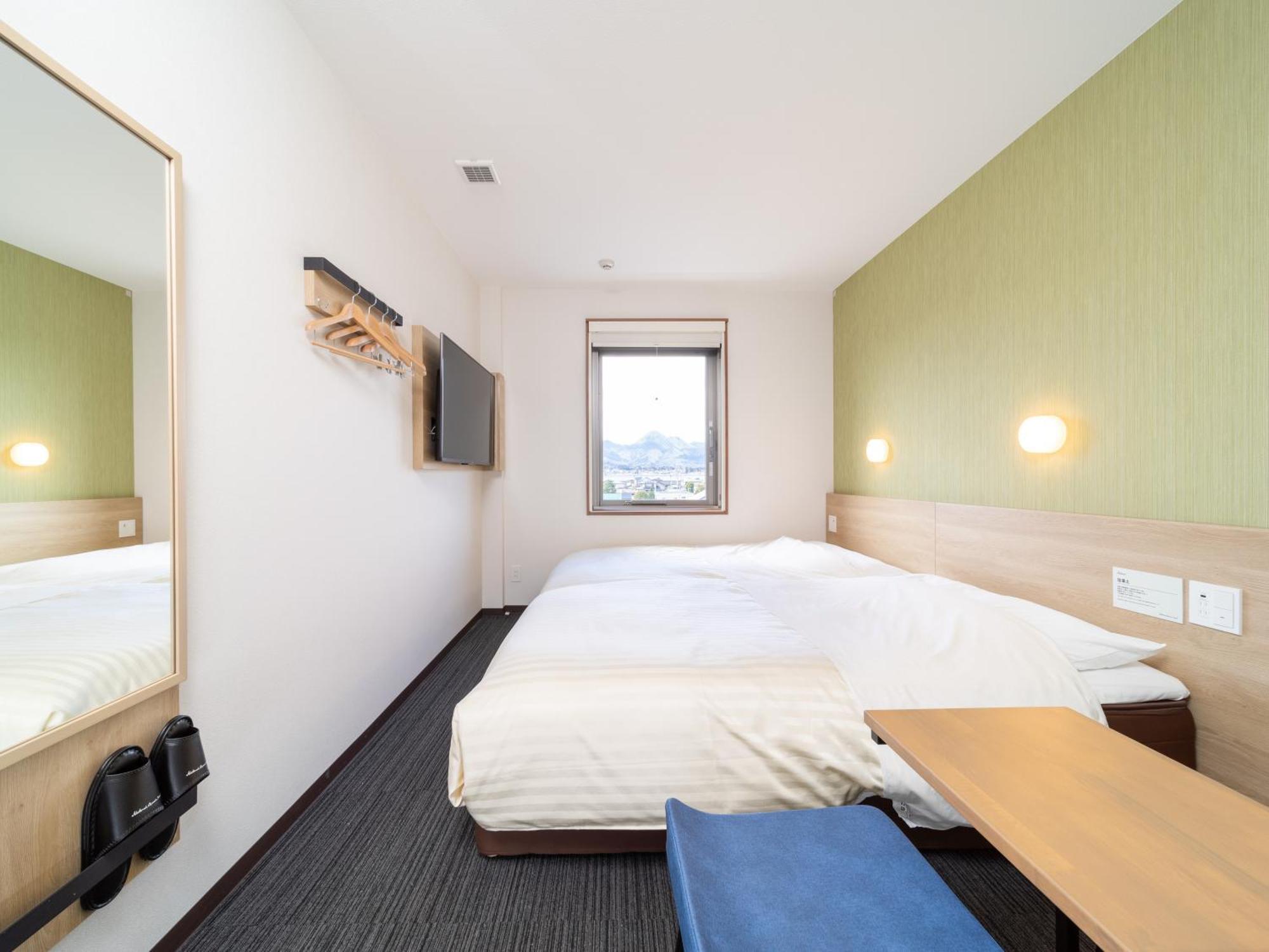 Super Hotel Yahaba Station East Exit Екстер'єр фото